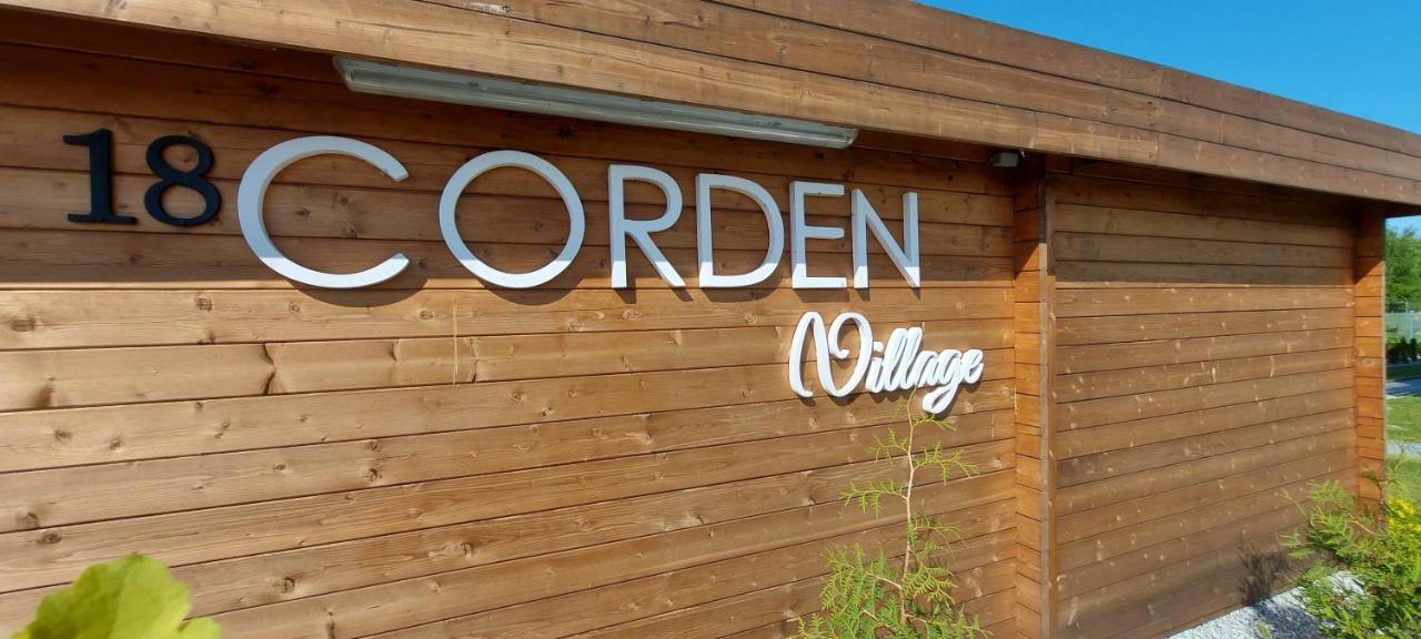 וובה Corden Village מראה חיצוני תמונה